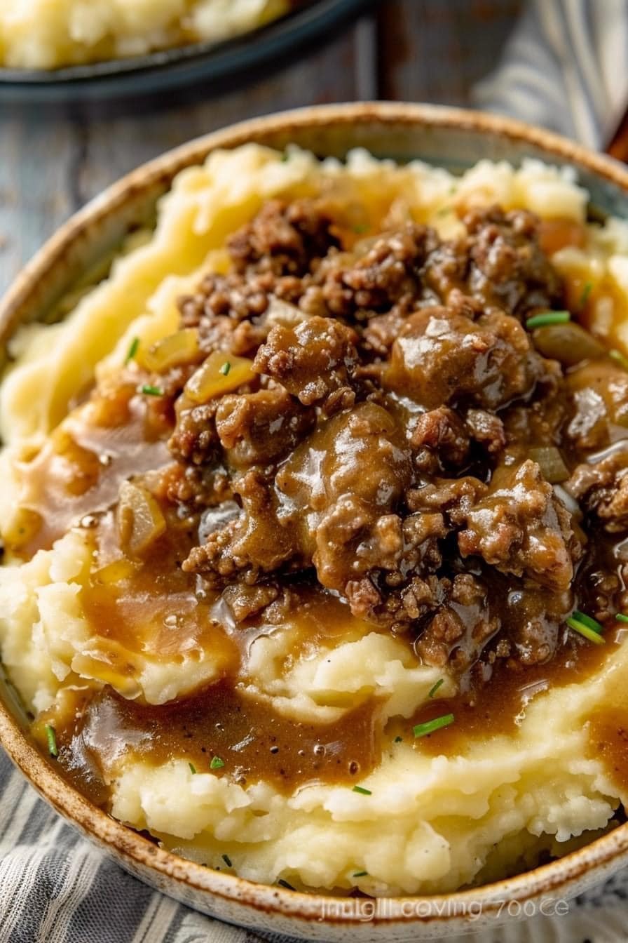 Ground Beef and Gravy Over Mashed Potatoes