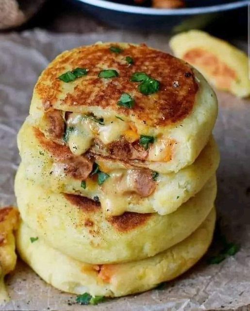 Vegan Stuffed Potato Cakes