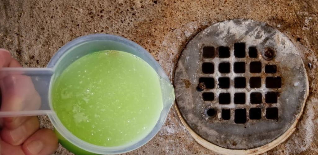 Clogged Shower Drain: The Right Way to Clean It