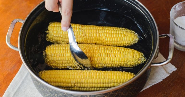 I HAVE ALWAYS COOKED CORN WRONG. THE NEIGHBOR SHOWED HOW IT IS NECESSARY AND I RECEIVED THE SIGHT