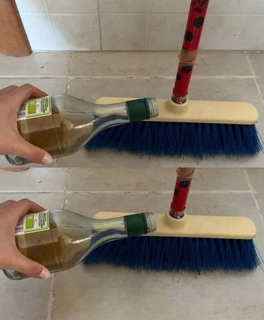 WHITE VINEGAR ON THE BROOM TO CLEAN, THE FLOOR WILL NEVER BE THE SAME AGAIN