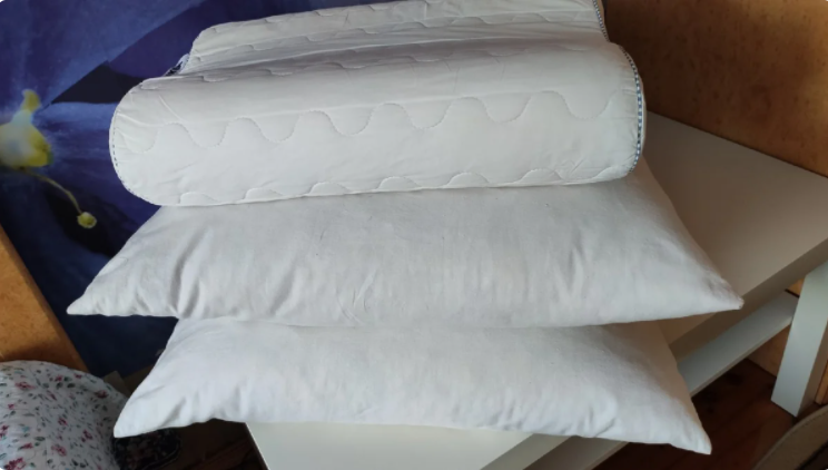 The yellowness on the pillows is worse than bitter radish, and they also dust. How to wash pillows well and maintain the result?