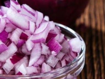 Say Goodbye to Dust Mites Forever with These Simple Tricks Using Red Onions