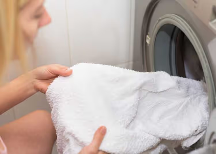 Do your towels smell damp in the washing machine? Try these tips!