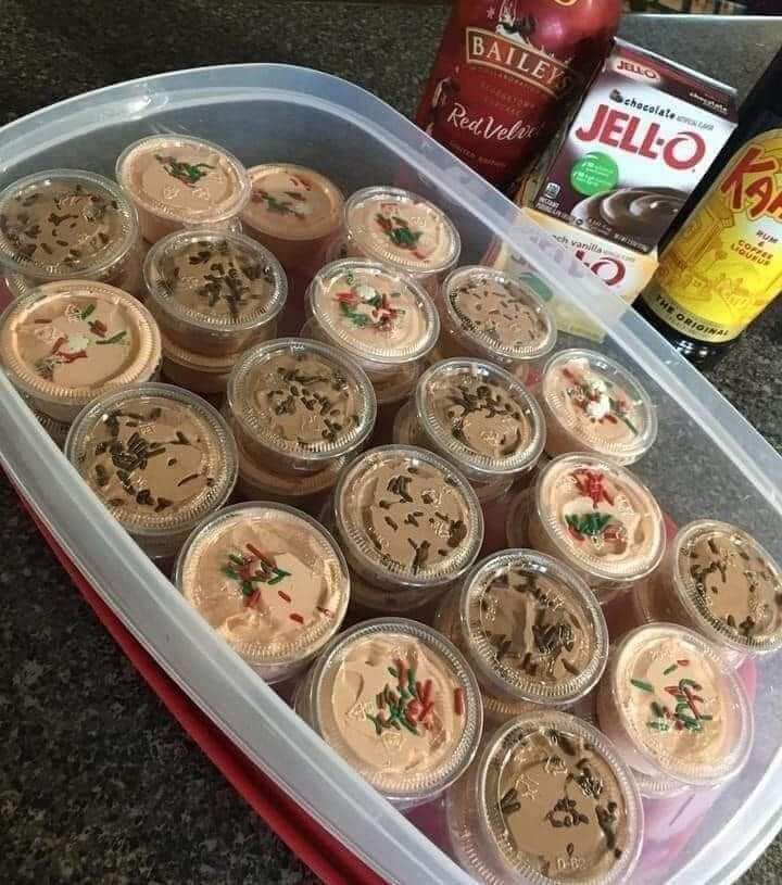 CHRISTMAS CHOCOLATE KAHLUA & BAILEY’S PUDDING SHOTS