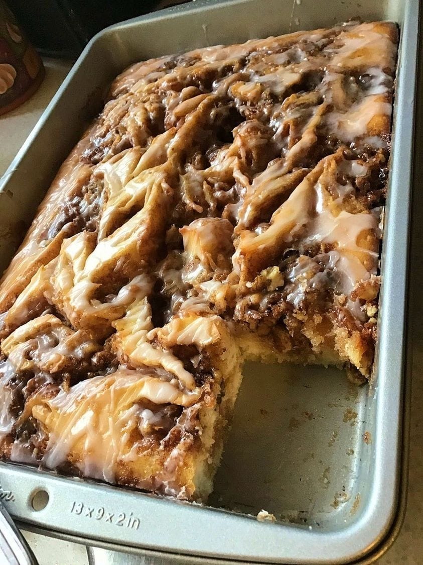 Cinnabon’s Cinnamon Roll Cake