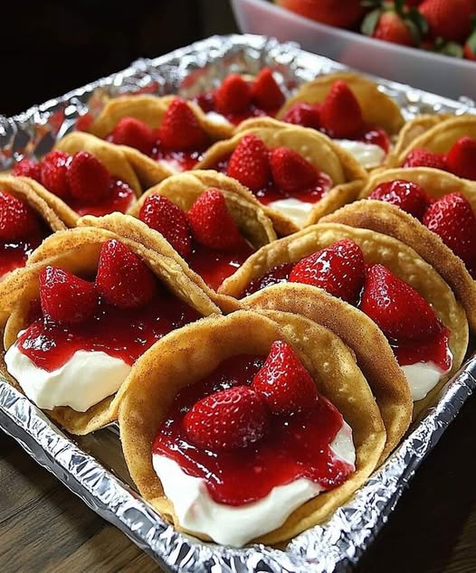 Mini Strawberry Cheesecake Tacos – A Delicious Treat!