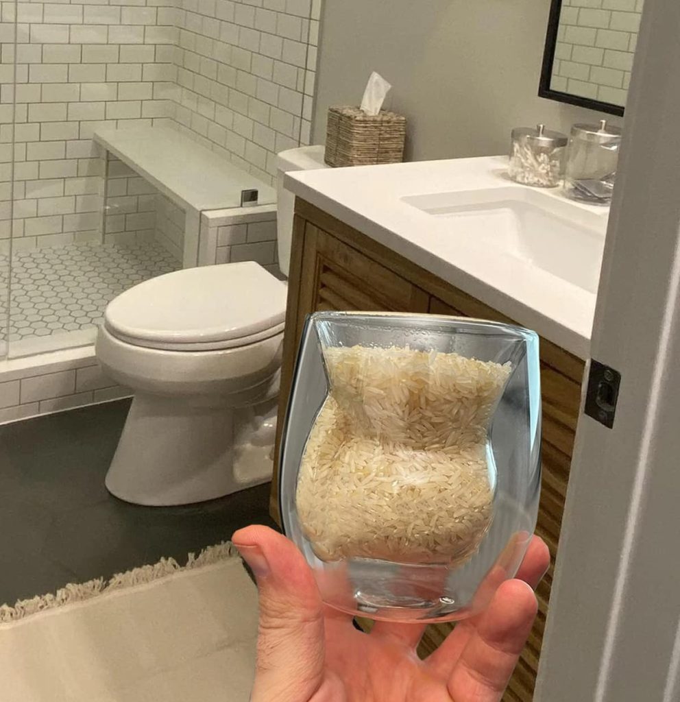 The Rice Glass Bathroom Hack Is The Ultimate Solution To A Very Common Problem