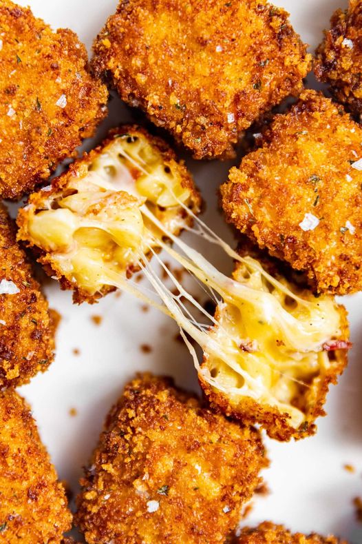 Homemade Crispy Macaroni and Cheese Bites