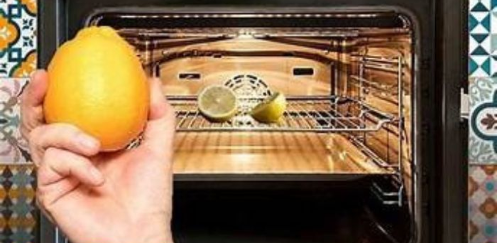 Discover these 3 effective and natural tricks to thoroughly clean your oven and get rid of encrusted grease.