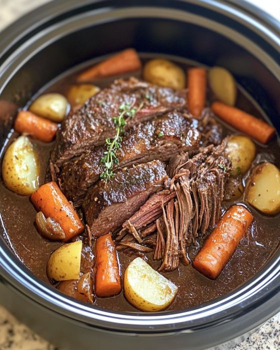 Get ready for a taste explosion with this slow-cooked Amish pot roast!