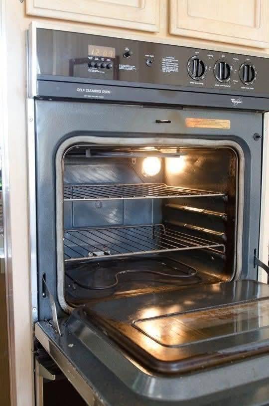 How to thoroughly clean and degrease the oven with a dishwasher tablet