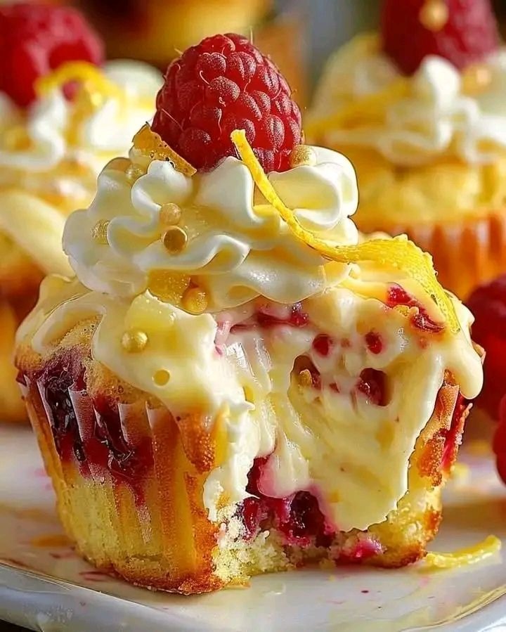 RASPBERRY LEMON HEAVEN CUPCAKES 🍋🍓🧁