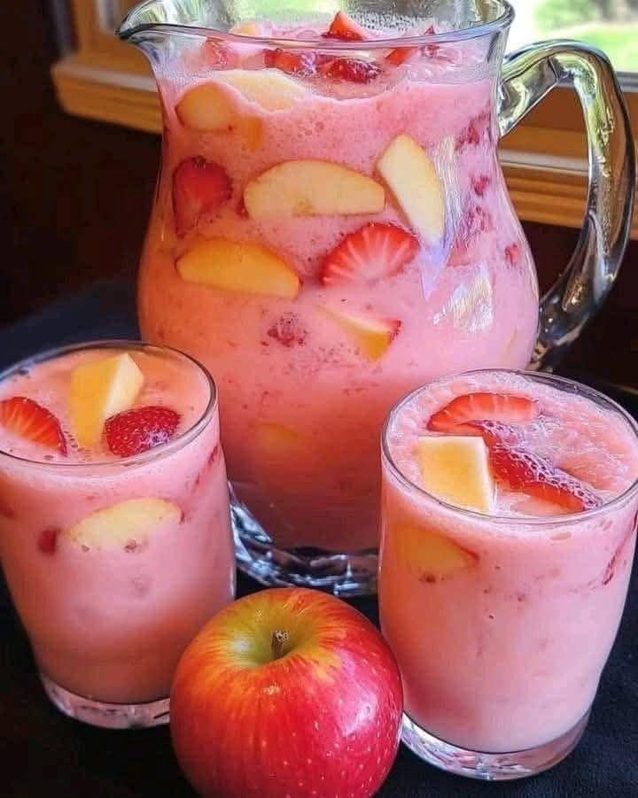 The Ultimate Creamy Strawberry Apple Punch: A Show-Stopping Refreshment for Any Gathering